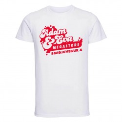 Hvítur bolur með rauðu merki .